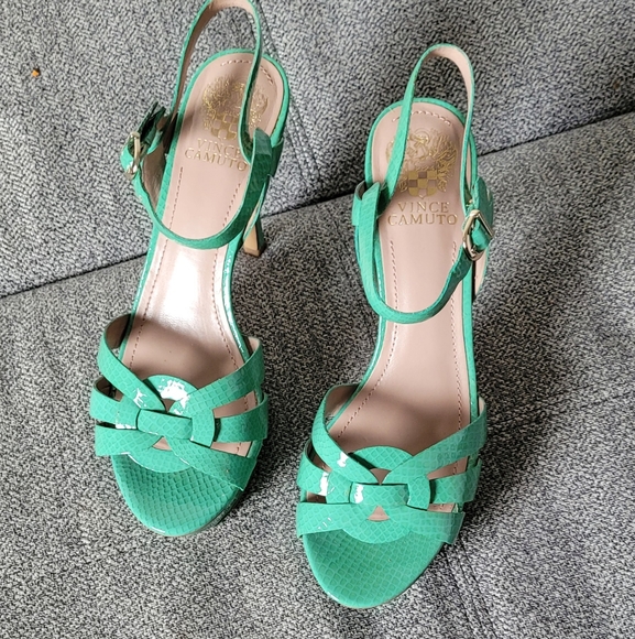 SALE. VINCE CAMUTO retro style mint green patent snakeskin heel size 8 - Picture 3 of 13